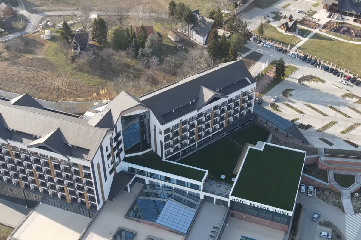 prikaz banje vrdnik iz drona